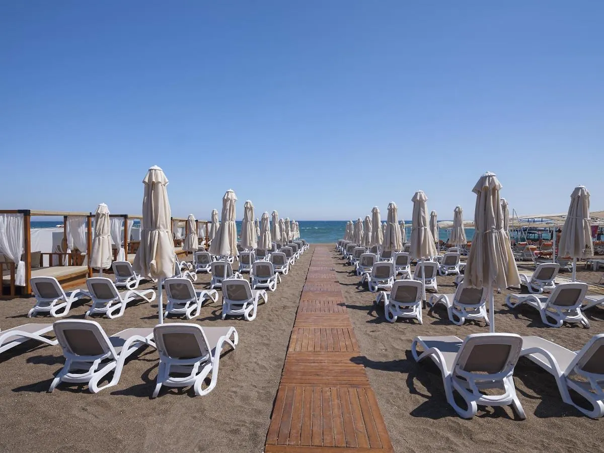 Elysium Green Suites Antália 2*,